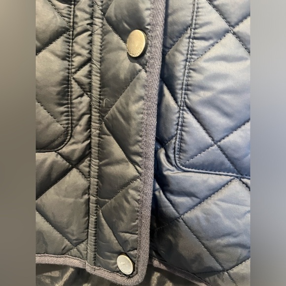 XS Lucky Brand quiltsed coat with fleece lined hood.  Warm and high quality - Picture 4 of 9